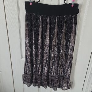 Elegant Black and Cream Maxi Skirt